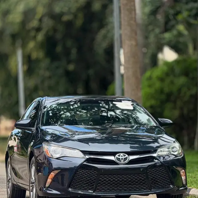 Toyota Camry 2016 — location avec chauffeur à Yaoundé
