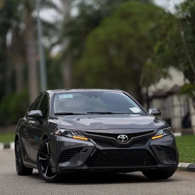 Toyota Camry 2022 — location avec chauffeur à Yaoundé