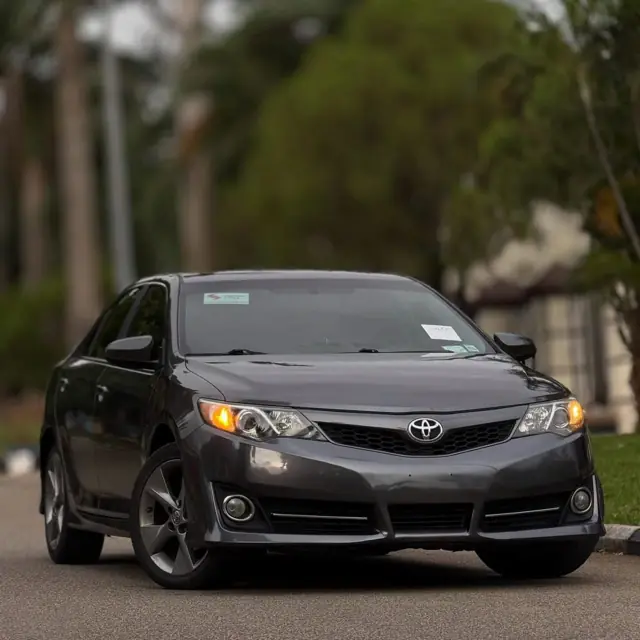 Toyota Camry — location avec chauffeur à Yaoundé
